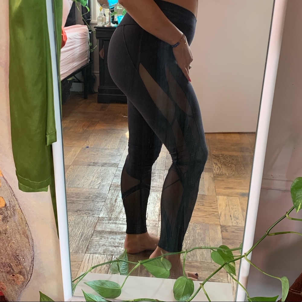 Alo Yoga High Waist Mesh Black leggings